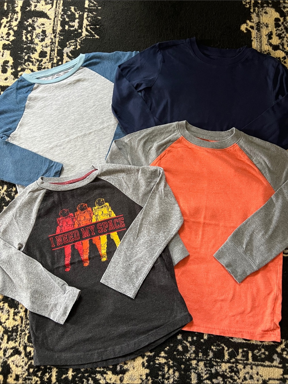 Boys 4 pc long sleeve tees size 6/7